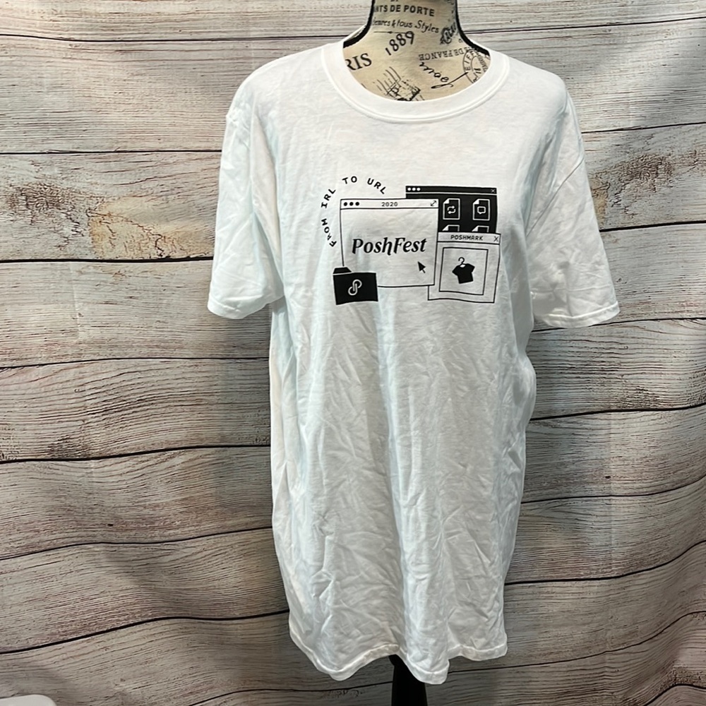 POSHMARK - Black and White Graphic Short Sleeve Tee L